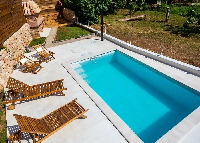 Stone Katarina With Pool فيلة كليمنو