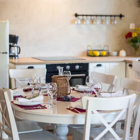 Stone Katarina With Pool 别墅