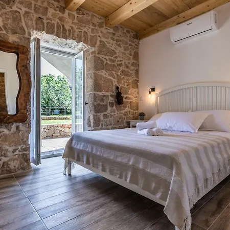 Stone Katarina With Pool *