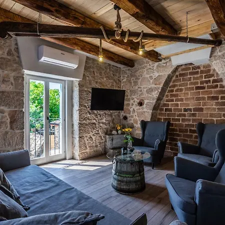 Vila Stone Katarina With Pool