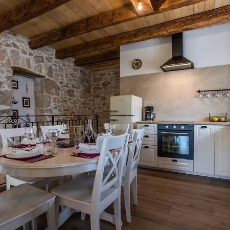 Stone Katarina With Pool Климно